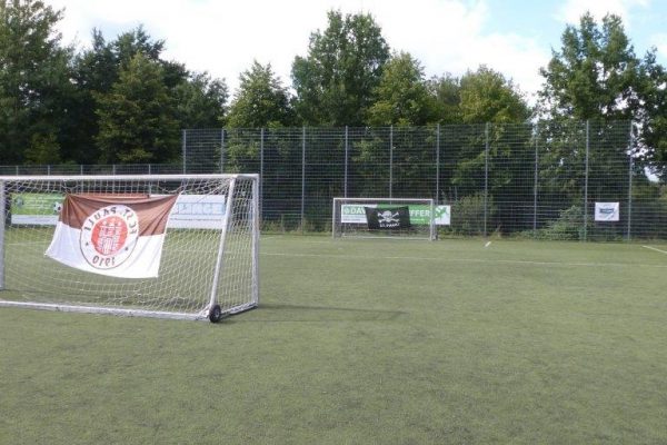 hier wehen die Flaggen vom sympathischen Klub aus Hamburg